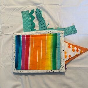 LOVEVERY Montessori Soft Book w/ contrast cards & mirror | Charmer kit | 3-4 mos